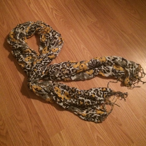 Vera Bradley Go Wild Fringe Scarf