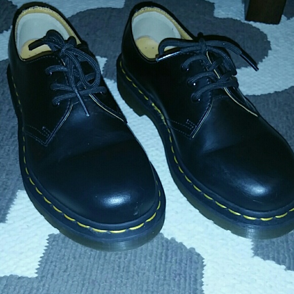 Dr. Martens Size 5 Oxfords!
