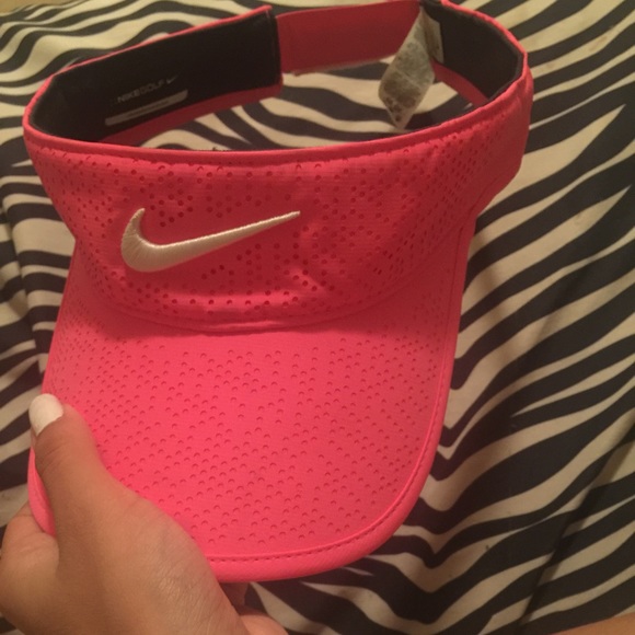 NIKE hat .