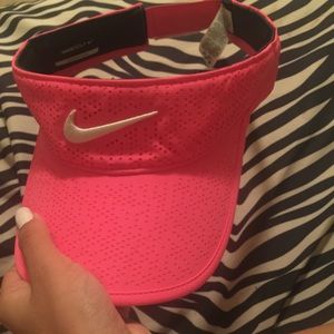 NIKE hat .
