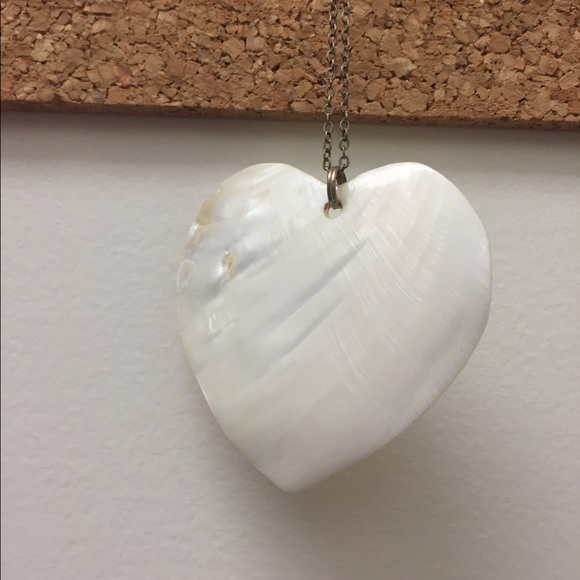 Heart shell necklace