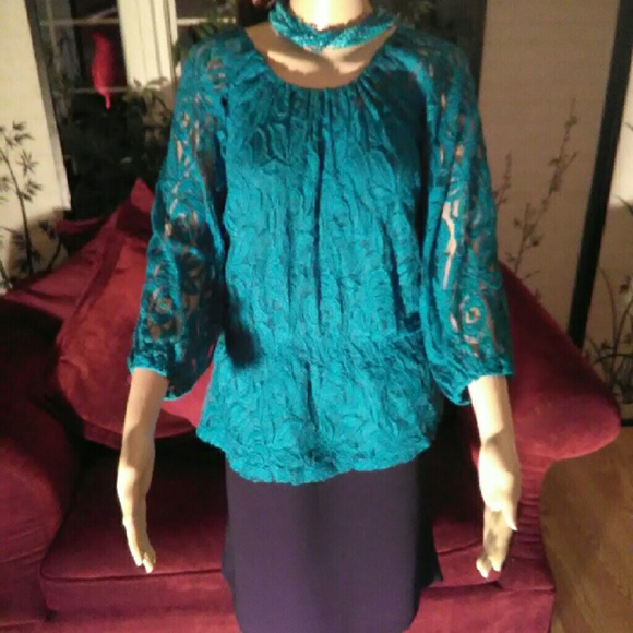 Shirt - Picture 2 of 4