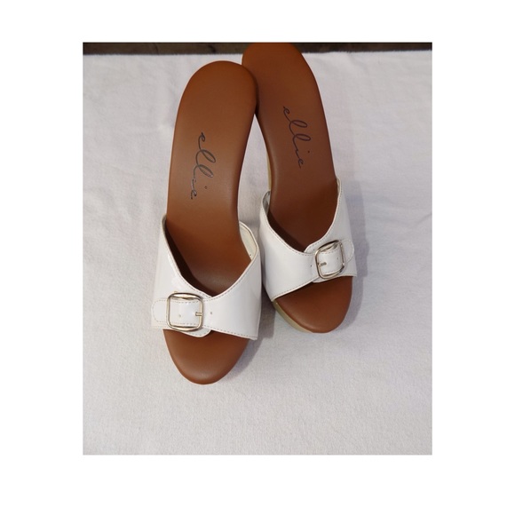 👠HURRY CUTE WHITE STILETTOS👠