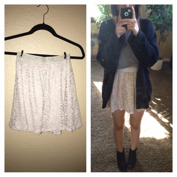 KIMCHI BLUE URBAN OUTFITTERS CREAM SKIRT