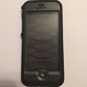 iPhone 5s/SE otter box waterproof case