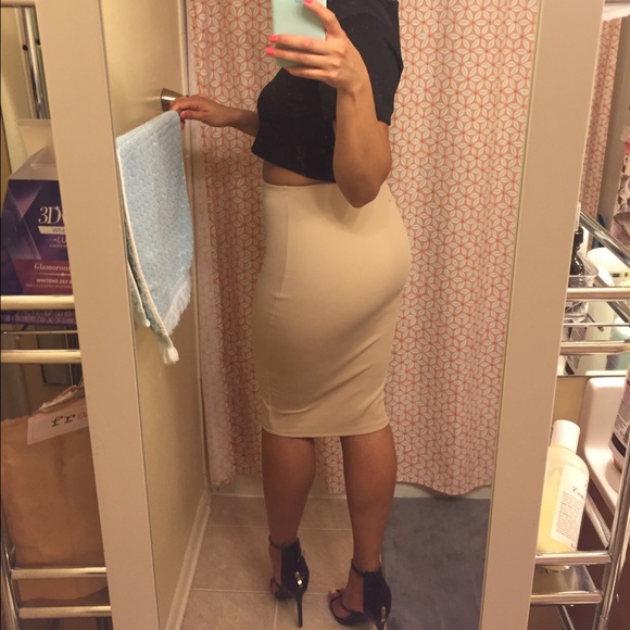 Missguided black crop top and tan midi skirt SZ 2