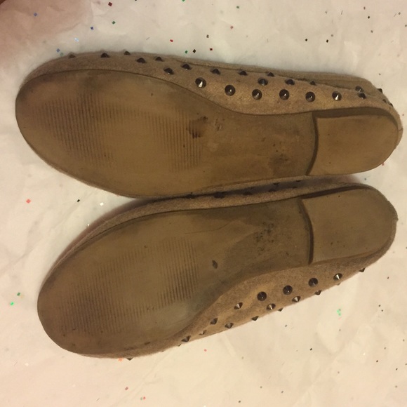 Spiky tan flats, size 8. - Picture 2 of 2