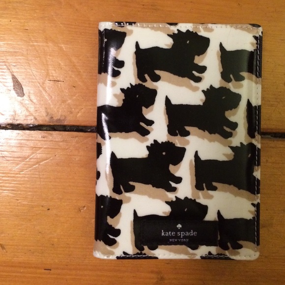 Kate Spade Daycation Scottie dog passport cover