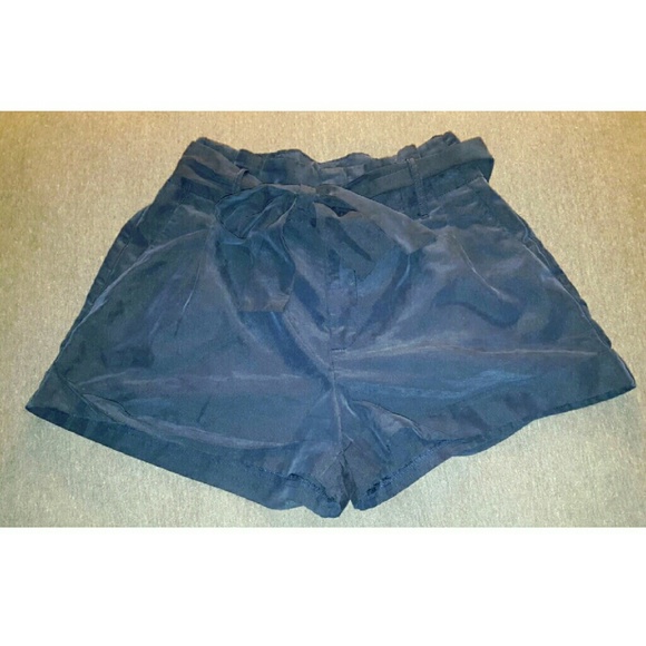🌻CLEARANCE🌻 High-Waist Velvet Shorts, Size 8