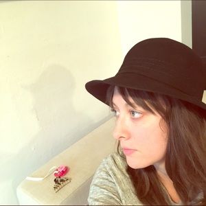 🙄EVERYTHING Must Go Sale🙄Felt Hat.