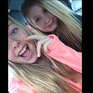 Meet your Posher, Holly