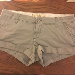 🎀Hollister gray shorts size 7