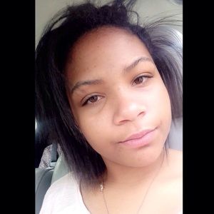 Meet your Posher, Dakota