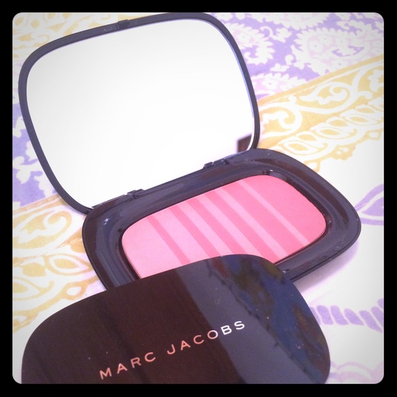 Marc Jacobs Air Blush