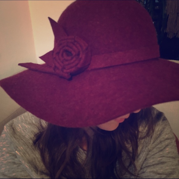 🙄EVERYThING Must GO!🙄NWOT 100% Wool Hat.