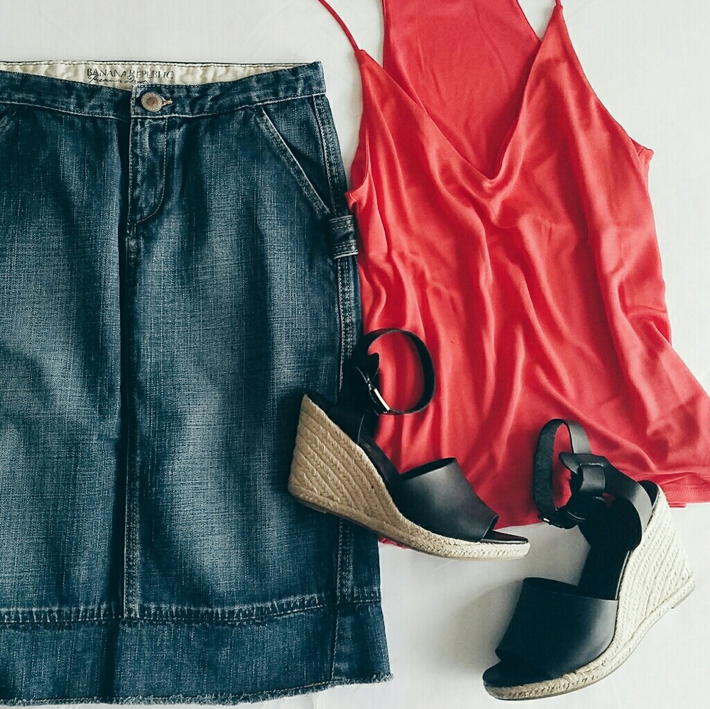 Banana Republic denim skirt