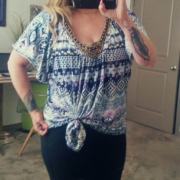 **sold**Plus printed top - Picture 2 of 2