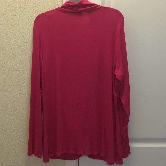 Fuchsia Color Top. - Picture 2 of 4