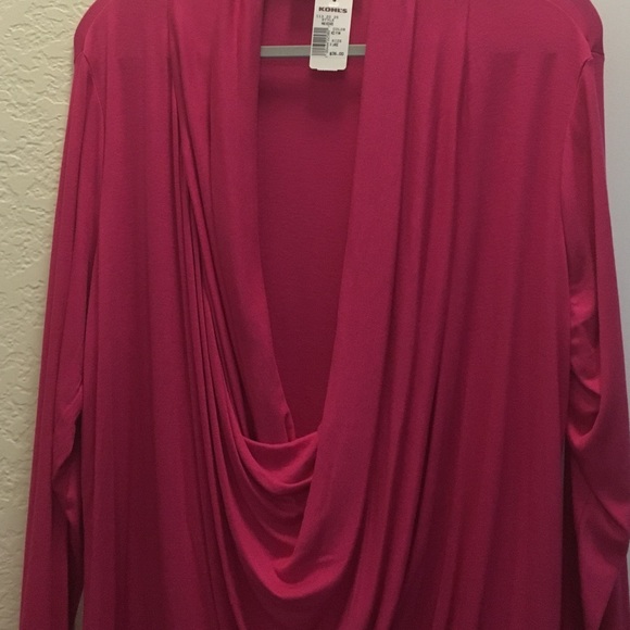 Fuchsia Color Top. - Picture 3 of 4