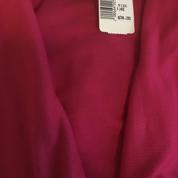 Fuchsia Color Top. - Picture 4 of 4
