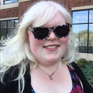 Meet your Posher, Cassie