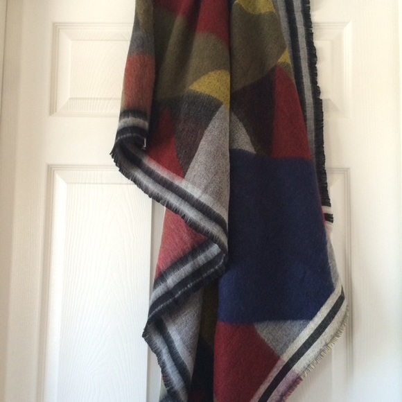 Beautiful Zara scarf - Picture 2 of 4