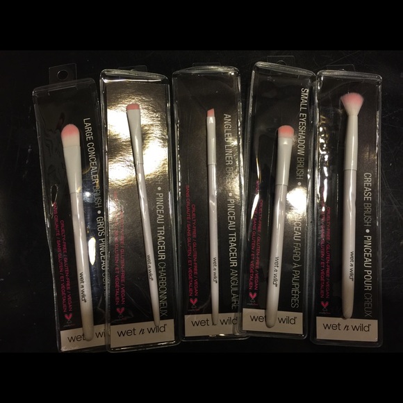 5 Wet N Wild Makeup Brushes
