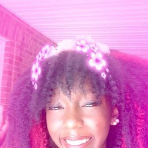 Meet your Posher, Simone