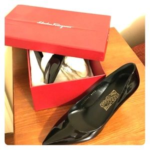 NWT Salvatore Ferragamo "Redi" Pointed Black Heel