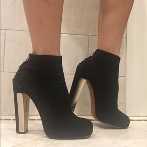 Suede zip-up platform ankle boots