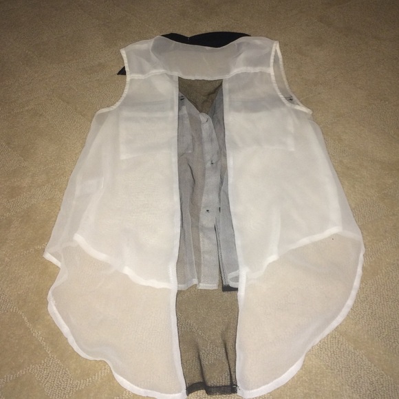 Black white sheer button down blouse collar pocket - Picture 5 of 7