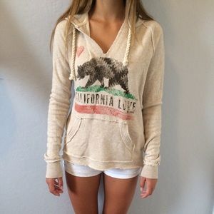 Billabong Sweatshirt that says California Love