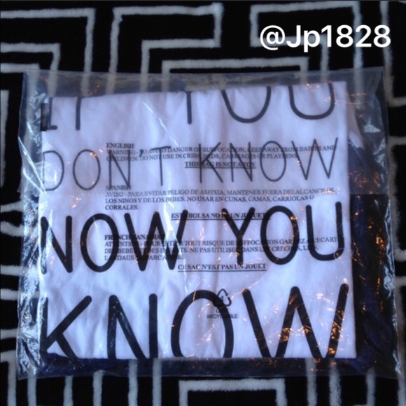 πHost Pickπ₯NWT Graphic Tank - Picture 2 of 4