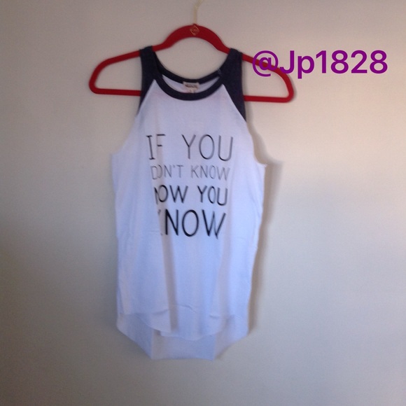 πHost Pickπ₯NWT Graphic Tank - Picture 3 of 4