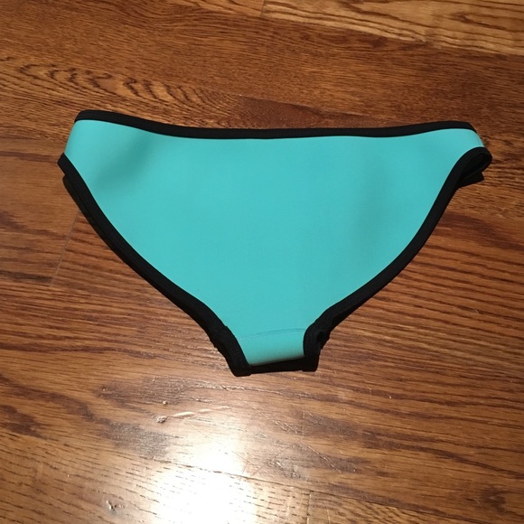 triangl bathing suit bottoms - Picture 2 of 3