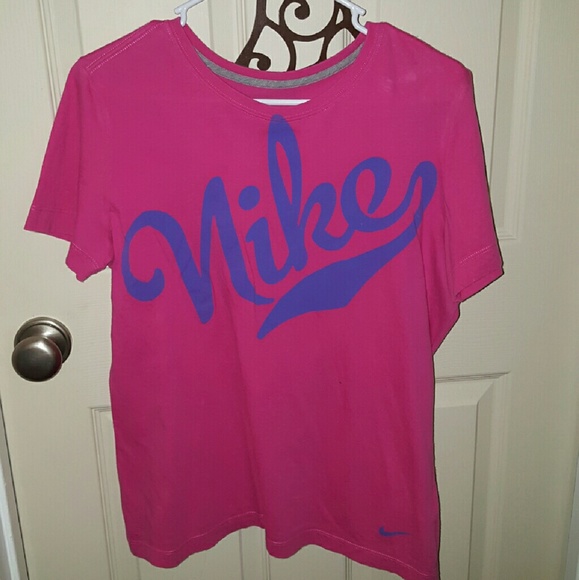 *** SOLD *** Set of 3 Nike T's - Picture 3 of 3