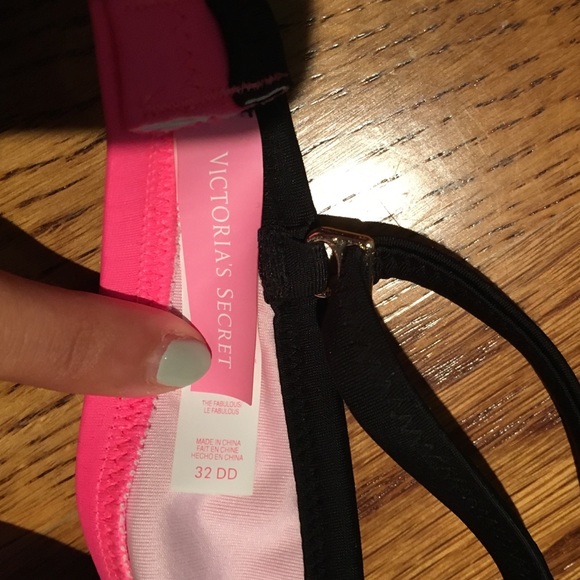 VS bathing suit top - Picture 3 of 3