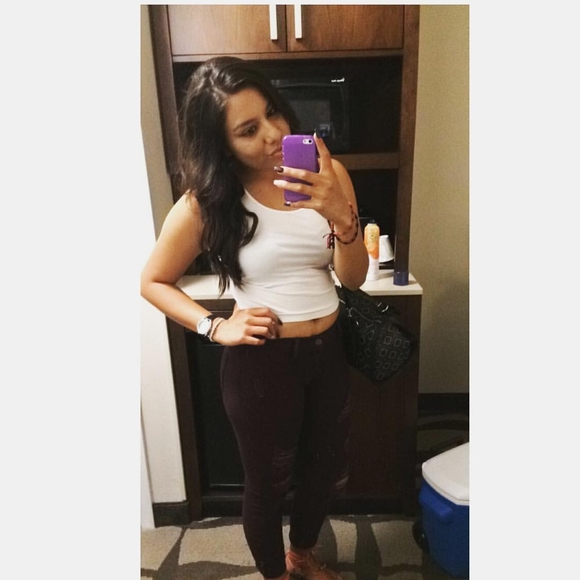 Meet your Posher, Miaa - Picture 1 of 1