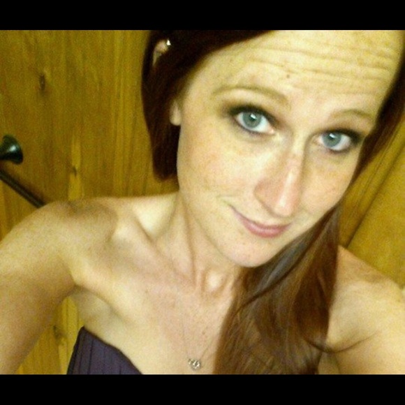 Meet your Posher, Valoriann - Picture 2 of 2