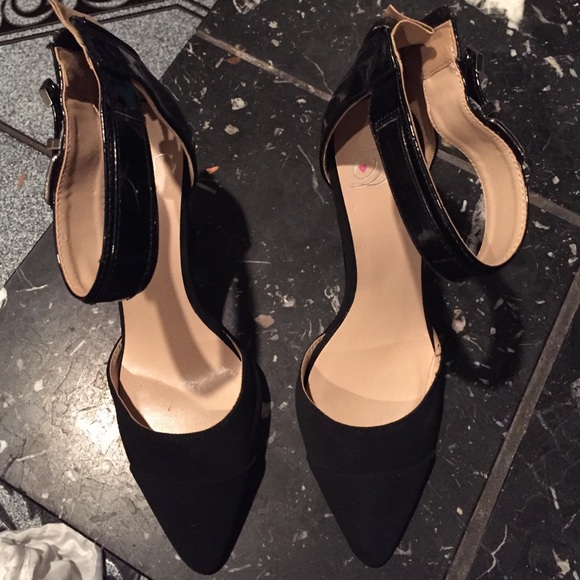 BNWOT black heels - Picture 1 of 3