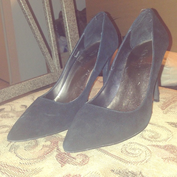 Cathy Jean black pumps