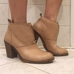 Lucky brand beige ankle boots