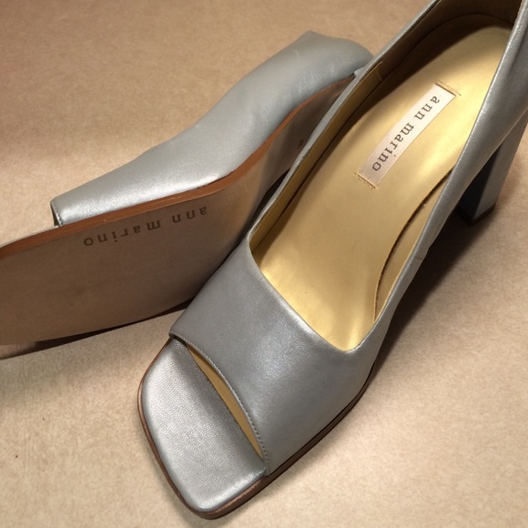 Soft sleek and sexy sandal!