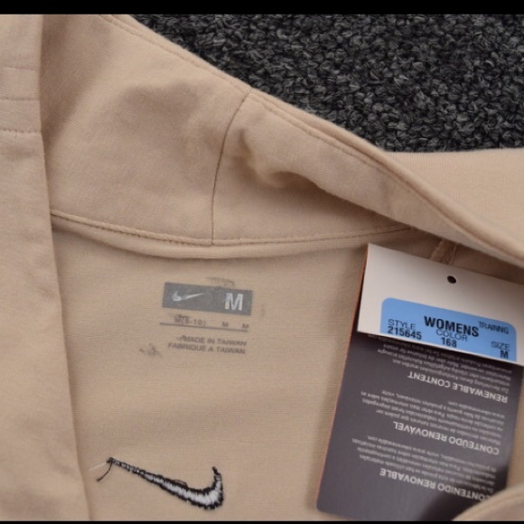 ❌SOLD❌NWT Nike bamboo jersey cropped yoga jacket - Picture 3 of 3