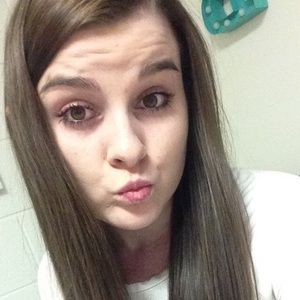 Meet your Posher, Brooke