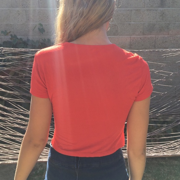 Lace-up crop top - Picture 2 of 2