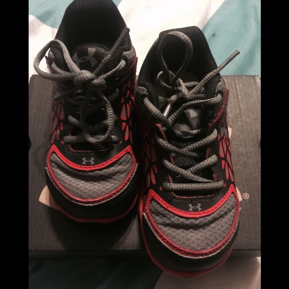 Under Armour Shoes for TODDLER - Picture 1 of 3