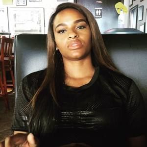 Meet your Posher, Joneva