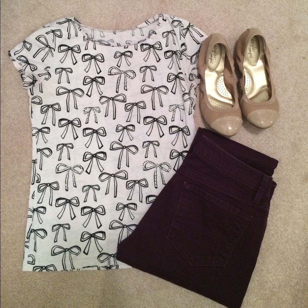 Short sleeve T-shirt with Rhine stones and bows