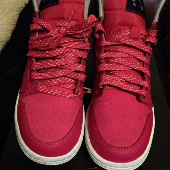 Girls Jordan Retro 1
